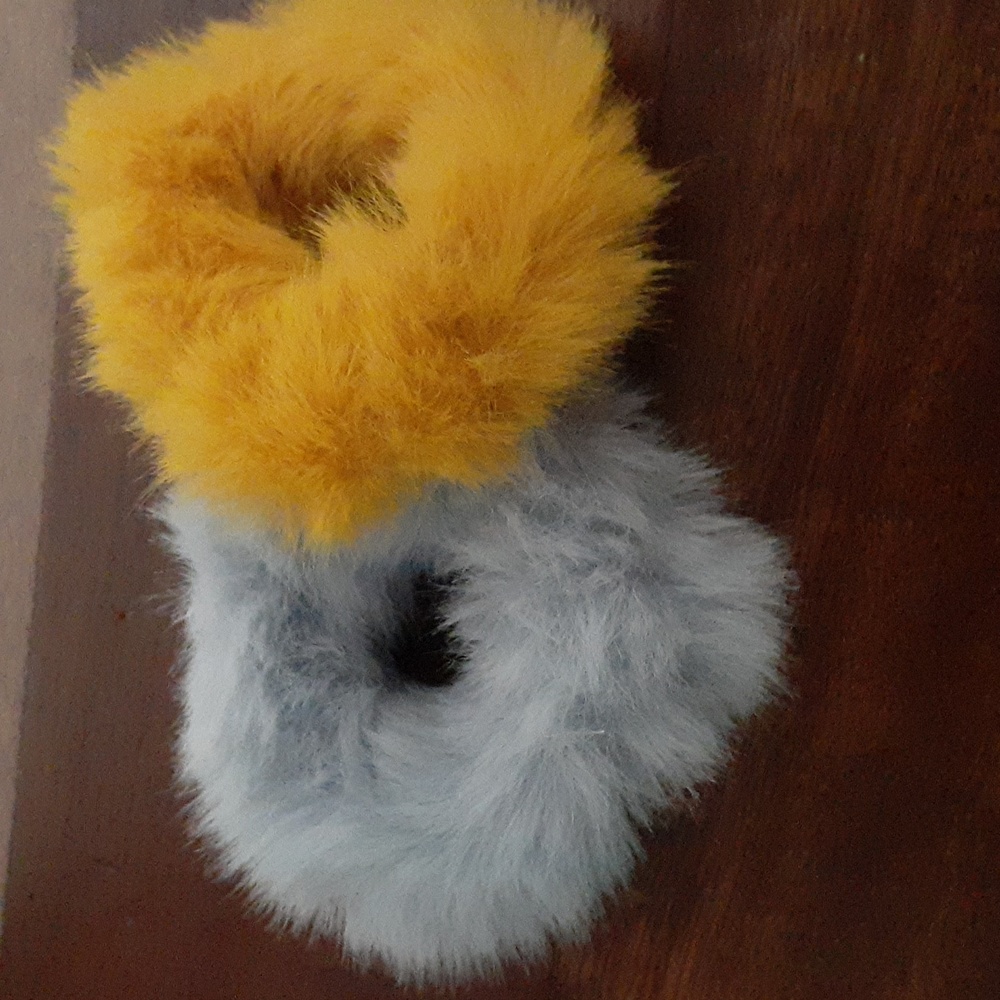 NEW 2 Fluffy Furry Fuzzy Hair Ties Ponytail Holder Stretchy Scrunchy